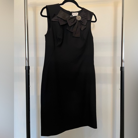 McQueen Crystal Bow Dress - Picture 4 of 12